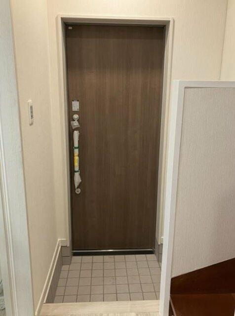 瑞江戸建の玄関