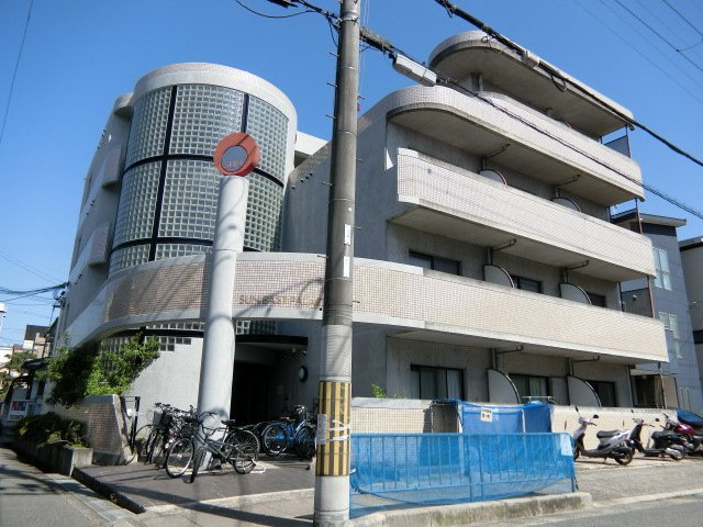 サンイーストパレスの外観