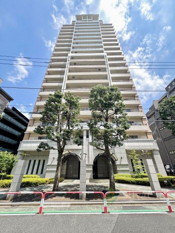 アリビオーレ神楽坂の外観|都市の洗練と穏やかな住環境が調和する、美しく品格あるレジデンス。街並みに映える存在感が、日々の暮らしに上質な彩りを添えます。