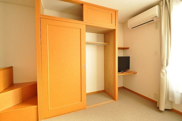 レオパレスコンフォールの内装|収納スペースもしっかり付いています。