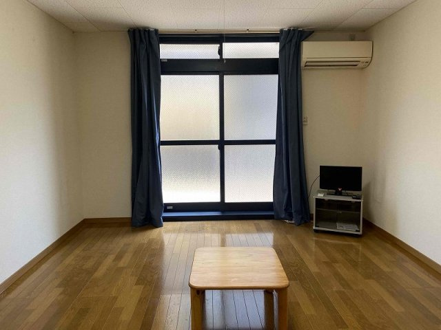 レオパレスラポールの居間・リビング|※同タイプ部屋の写真となります