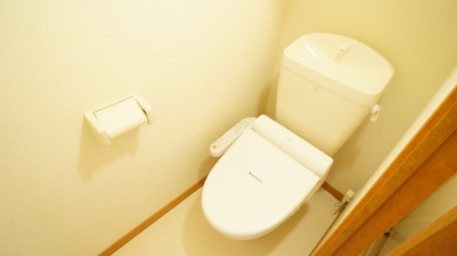 レオパレスセレンディピティーのその他|温水便座付きで快適生活