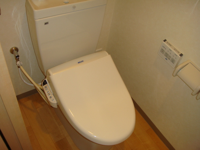 CASA　COMODA（カーザコモダ）のトイレ|シャワー付トイレ