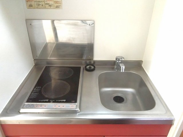 レオパレス田原町Ⅱのキッチン|安心安全の電気コンロ　2口