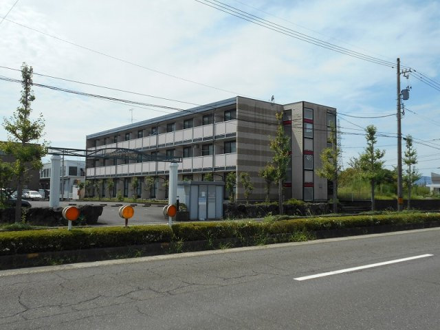 レオパレスＳＯＬＵＴＩＯＮＳⅡの外観|落ち着いた雰囲気の外観です