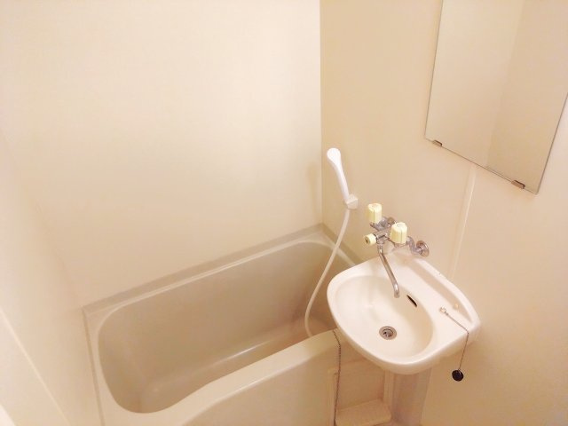 レオパレスグランＭ’ｓの浴室|日々の暮らしに欠かせないお風呂です