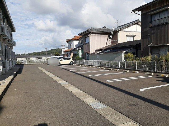 ヴィラ　メリオールの駐車場|駐車場です