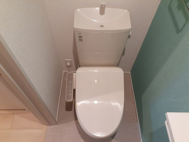 プラシードイースト・カーサのトイレ|落ち着いたトイレです