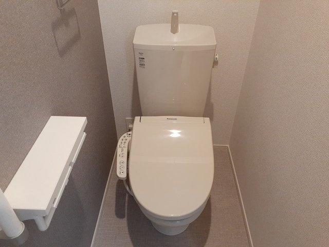 ＧＲＡＮＤ　ＦＩＥＬＤ　Ｂのトイレ|落ち着いた色調のトイレです