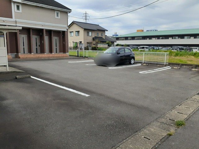 アイリス　Ｃの駐車場|カースペースがあります
