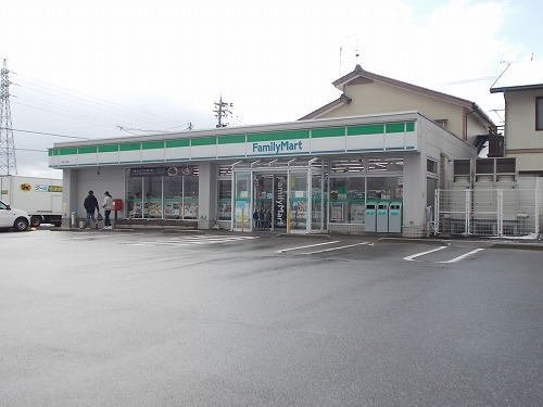 アイリス　Ｃの周辺|ファミリーマート 福井下馬店まで200m