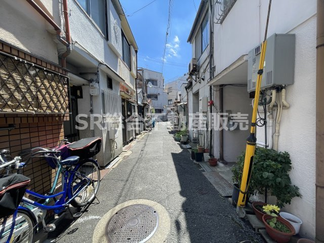 若江本町1丁目中古テラスハウスの前面道路含む現地写真|東大阪市で不動産をお探しの方は弊社までご相談下さいませ！