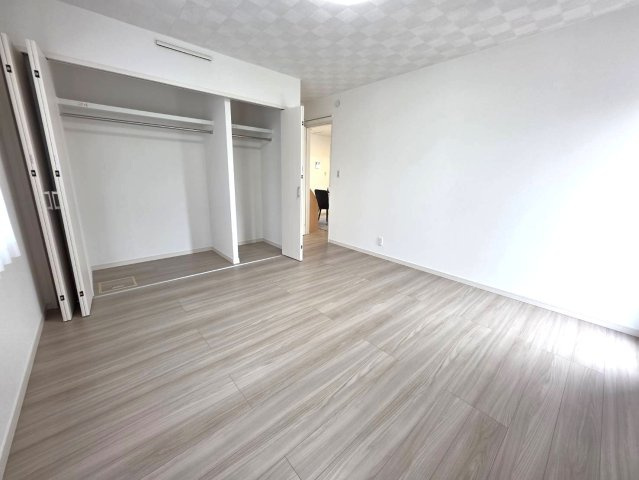 上越市新光町新築建売の洋室