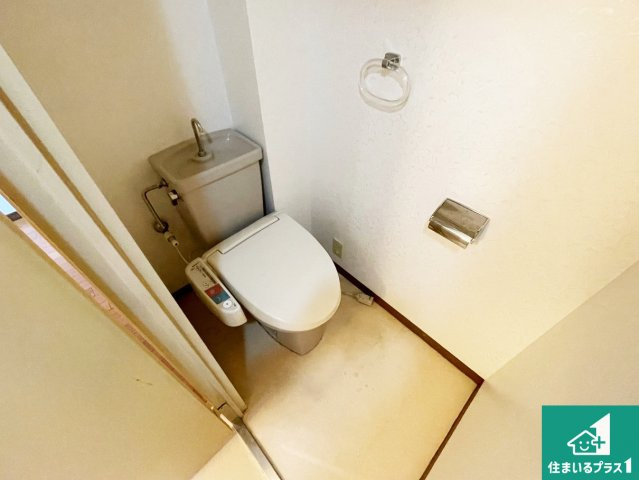 カルム西伊丹のトイレ|シンプルで清潔感のあるトイレです。