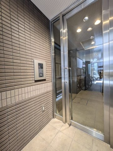 プレジール芝大門のエントランス|清潔なエントランスです