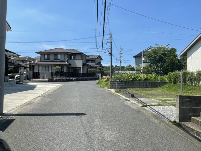 青葉台東二丁目8番6－1号（C-10）の前面道路含む現地写真