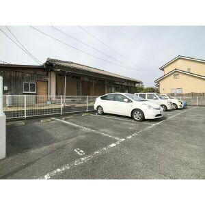 堀内ハイツの駐車場