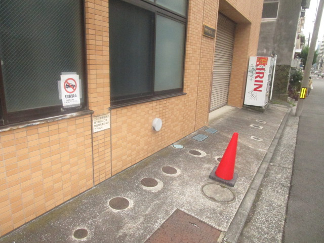 横浜市南区日枝町１丁目の倉庫
