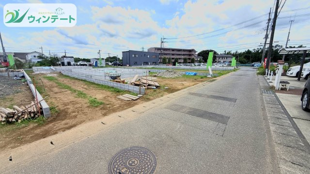 土浦市木田余西台第2　新築戸建　3号棟の前面道路含む現地写真|敷地面積220.27㎡（66.63坪）のゆとりある土地で、陽当たり・風通しも良好。ぜひ現地でご体感ください。