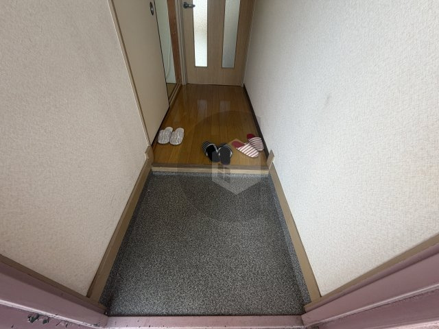 ミドービルの玄関