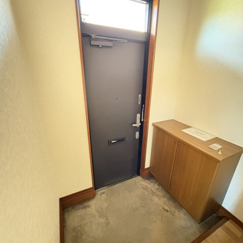 虻田郡洞爺湖町旭町5の玄関