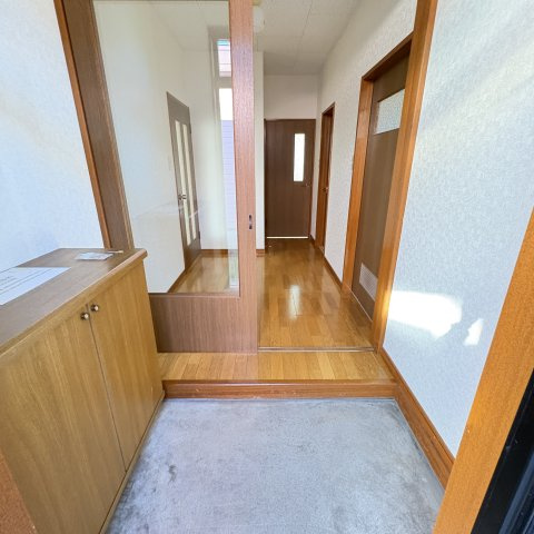 虻田郡洞爺湖町旭町5の玄関