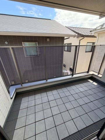 ミサワホームタウンさくら小西1号棟のバルコニー|ルーフバルコニー付きです。