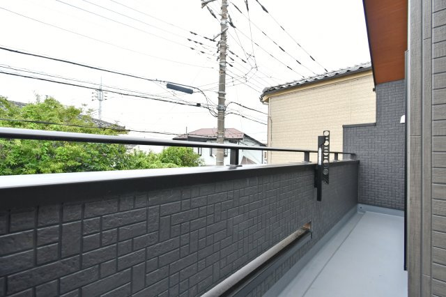 桶川市坂田　全２棟　２号棟のバルコニー