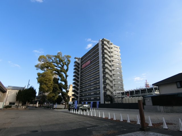 アルファステイツ高崎神社前の外観