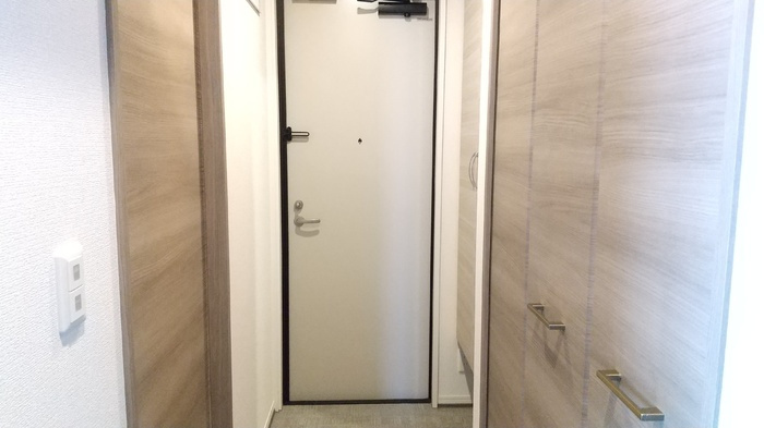 D-ROOM隈府　A棟の玄関