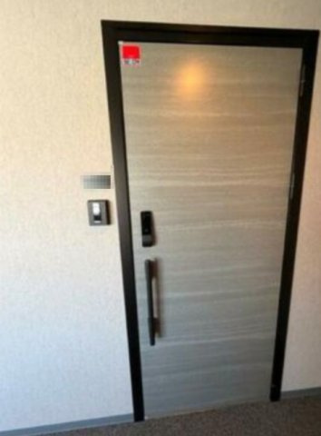アローマ王子本町の玄関