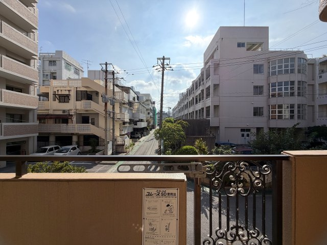 美室とはこのコト！！２階でも３面角部屋な上、陽当りも風通りも最高！！ゆいレールも利用できるアフターサービスも付いた、もうコレでしょ！的な、『ライオンズマンション松山』リノベーションの展望