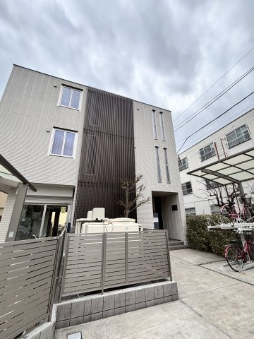アベニール川口