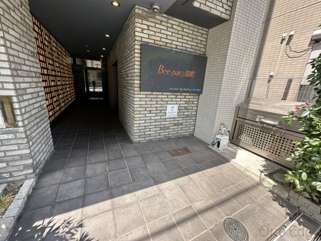 Bee-parQ扇町のエントランス