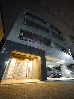 アルトベルク横浜の外観