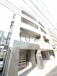 アルトベルク横浜の外観