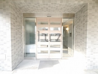アルトベルク横浜のエントランス