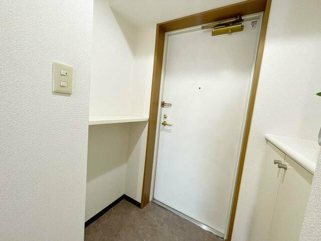 マイナビＳＴＡＹサロン千駄木の玄関