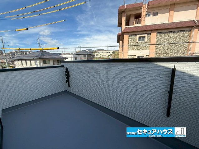 【同施工物件ご案内可能】名古屋市南区白雲町　全2棟のバルコニー|【バルコニーイメージ】
◆見晴らしもよく、太陽の温かな温もりをめいっぱい受け止めてくれます。
太陽の光と爽やかな風を受けたお洗濯物はあっという間に乾き、取りこむ時には太陽の匂いを感じられそうですね。　