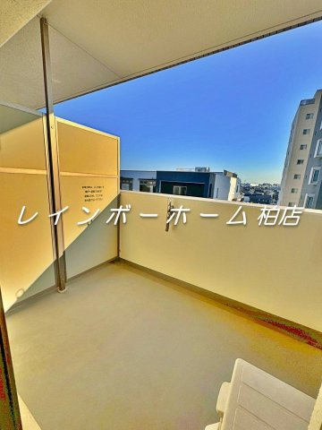 【仲介手数料：50％OFF】対象物件！のバルコニー|バルコニーからの眺めを楽しみながら食事をしませんか