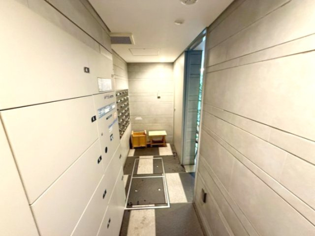 デュアルスイート西葛西の設備|24時間いつでも荷物を受け取れる、便利な宅配ボックスを完備。