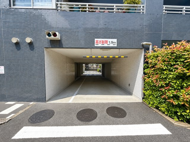デュアルスイート西葛西の駐車場|住まいからすぐの駐車場で、お出かけも帰宅も快適に。※空き状況は弊社にご確認ください。