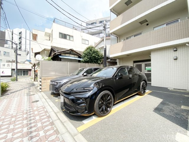 ビィ・フォルマ尾久の駐車場|駐車場です☆