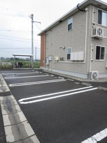 フィオーレ篠原の駐車場|車をお持ちの方に嬉しい駐車場付きの物件です