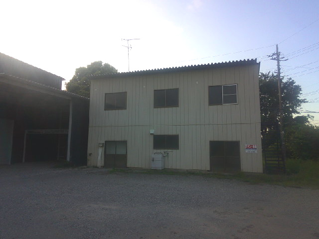 成田市地蔵原新田の倉庫