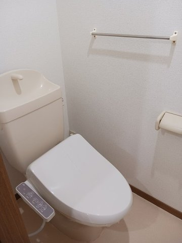 サンシェール　Ｂのトイレ|落ち着いた色調のトイレです