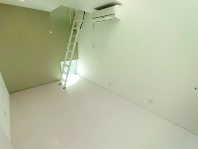 【洋室】 | 下三条町ソラノマ | 落ち着いた色調の洋室です
