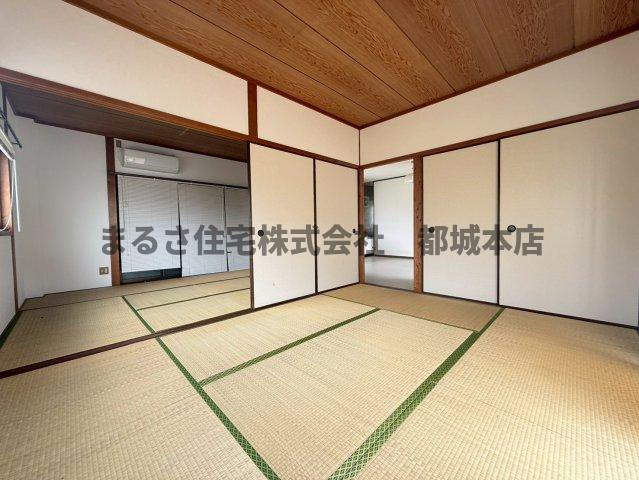 鷹コーポの和室