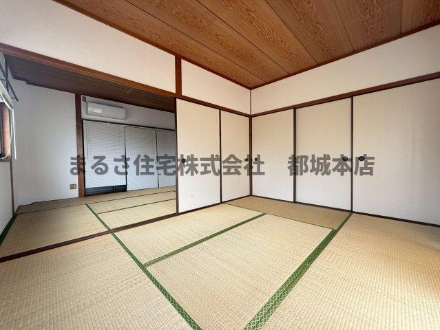 鷹コーポの和室