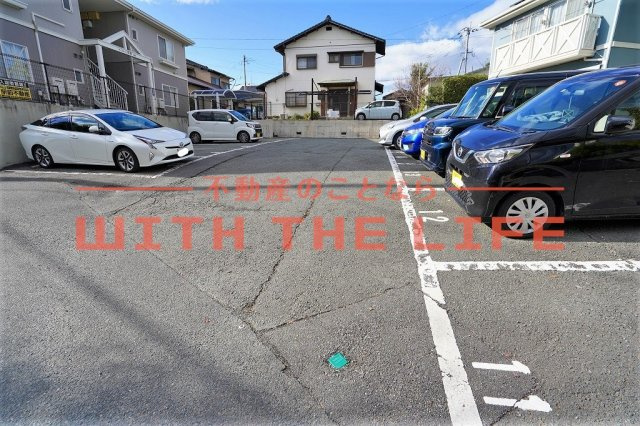 ラ・フォーレ櫛原【キャッシュバック対象物件】の駐車場|駐車スペースもあります